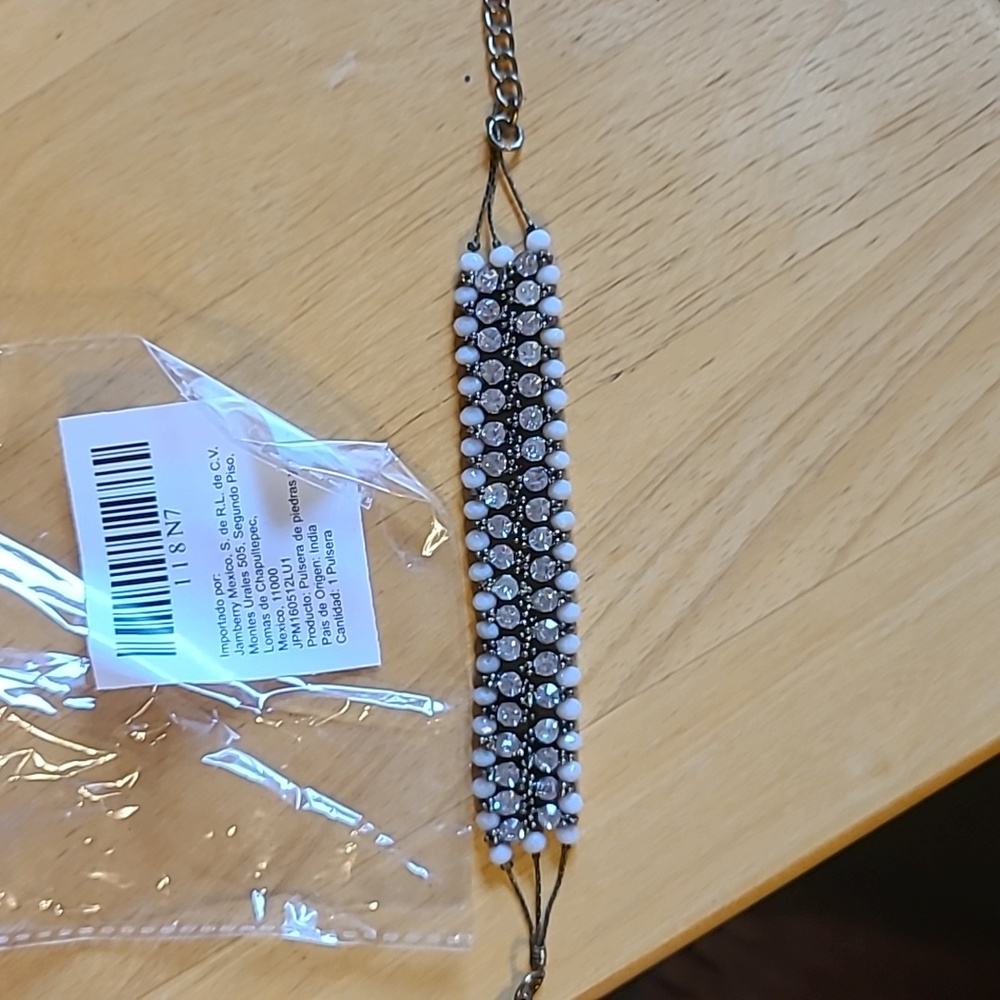 Never worn gold bracelelt